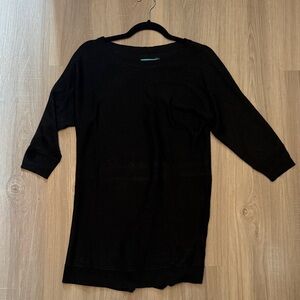 Alice + Olivia Classic Black Crew Neck Sweater